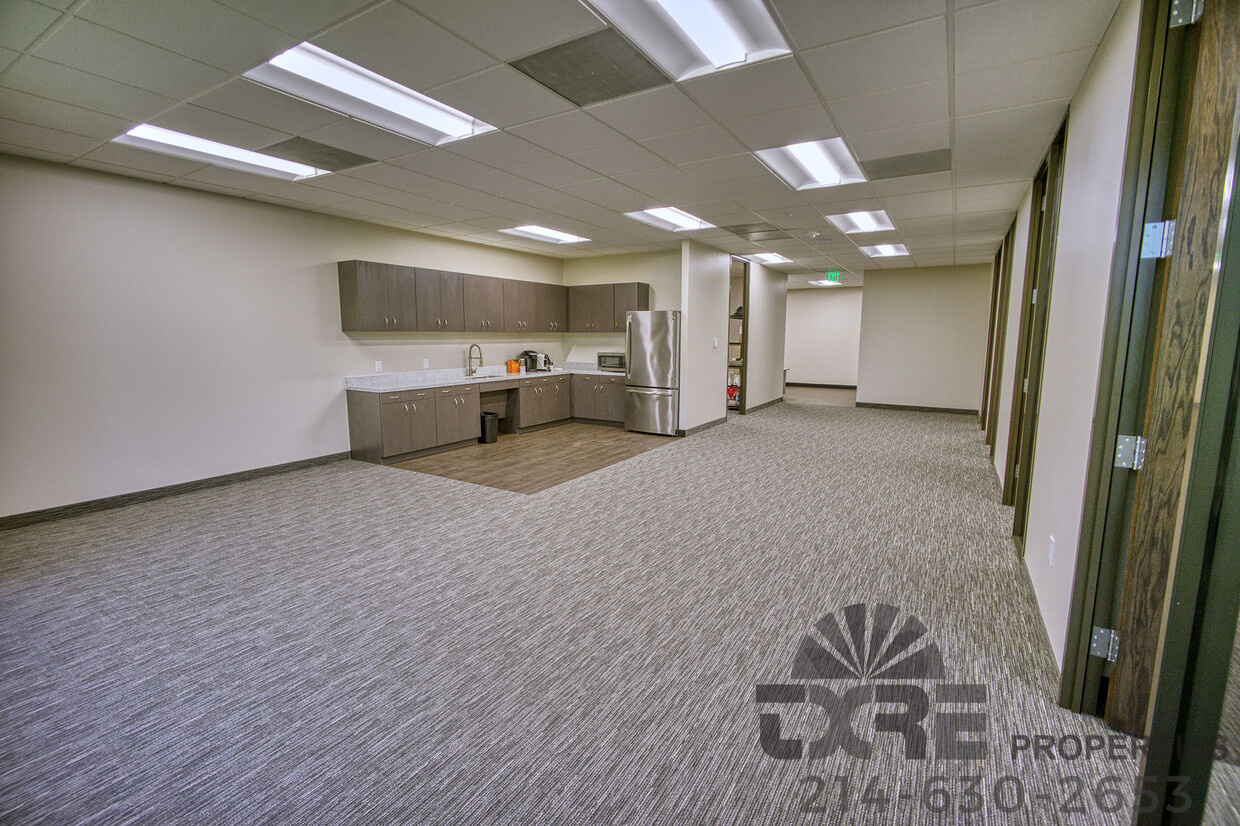 624 Six Flags Drive spec office suite with kitchenette
